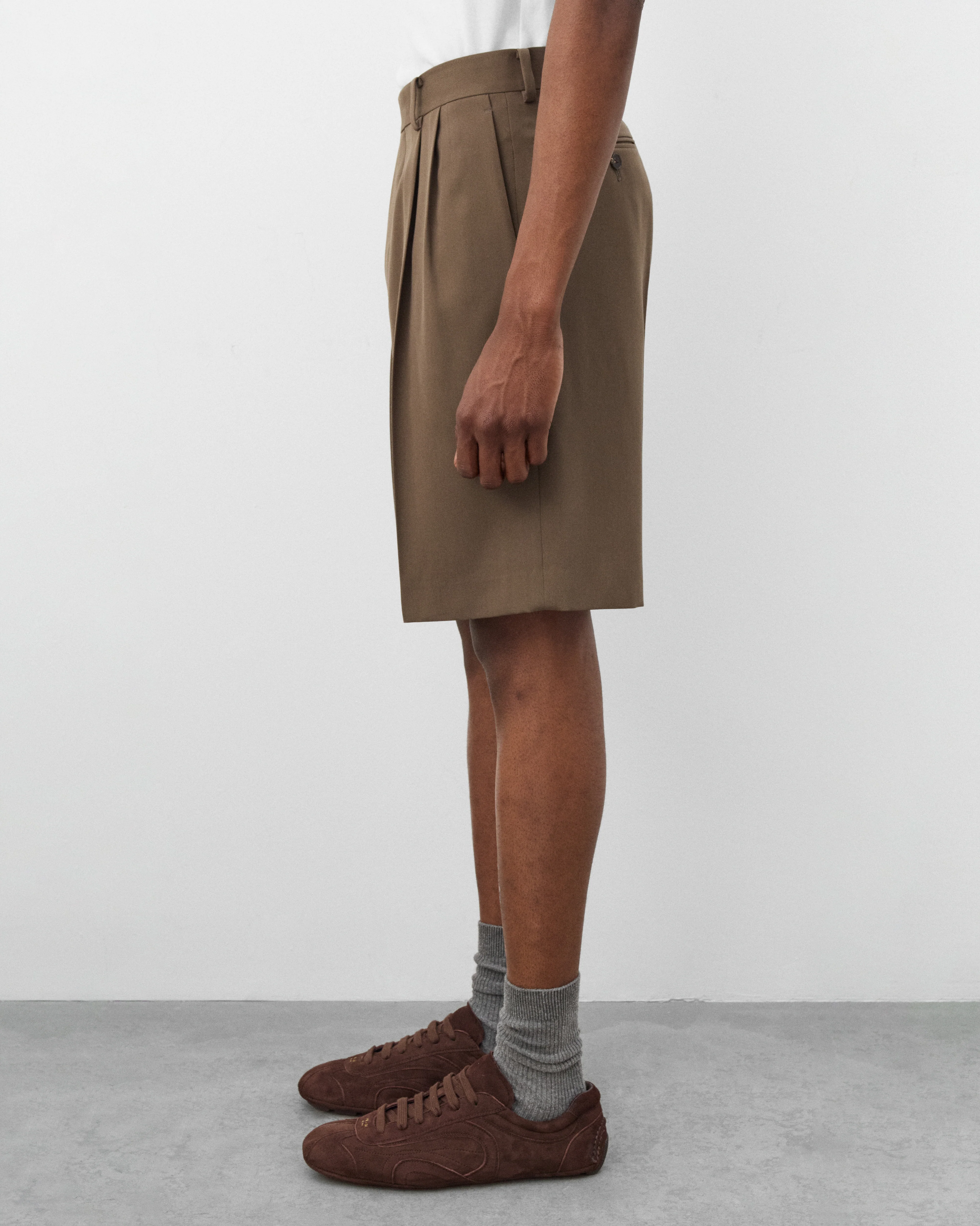 Auralee - Men's Light Wool Max Gabardine Short - (Dark Olive) - Image 4