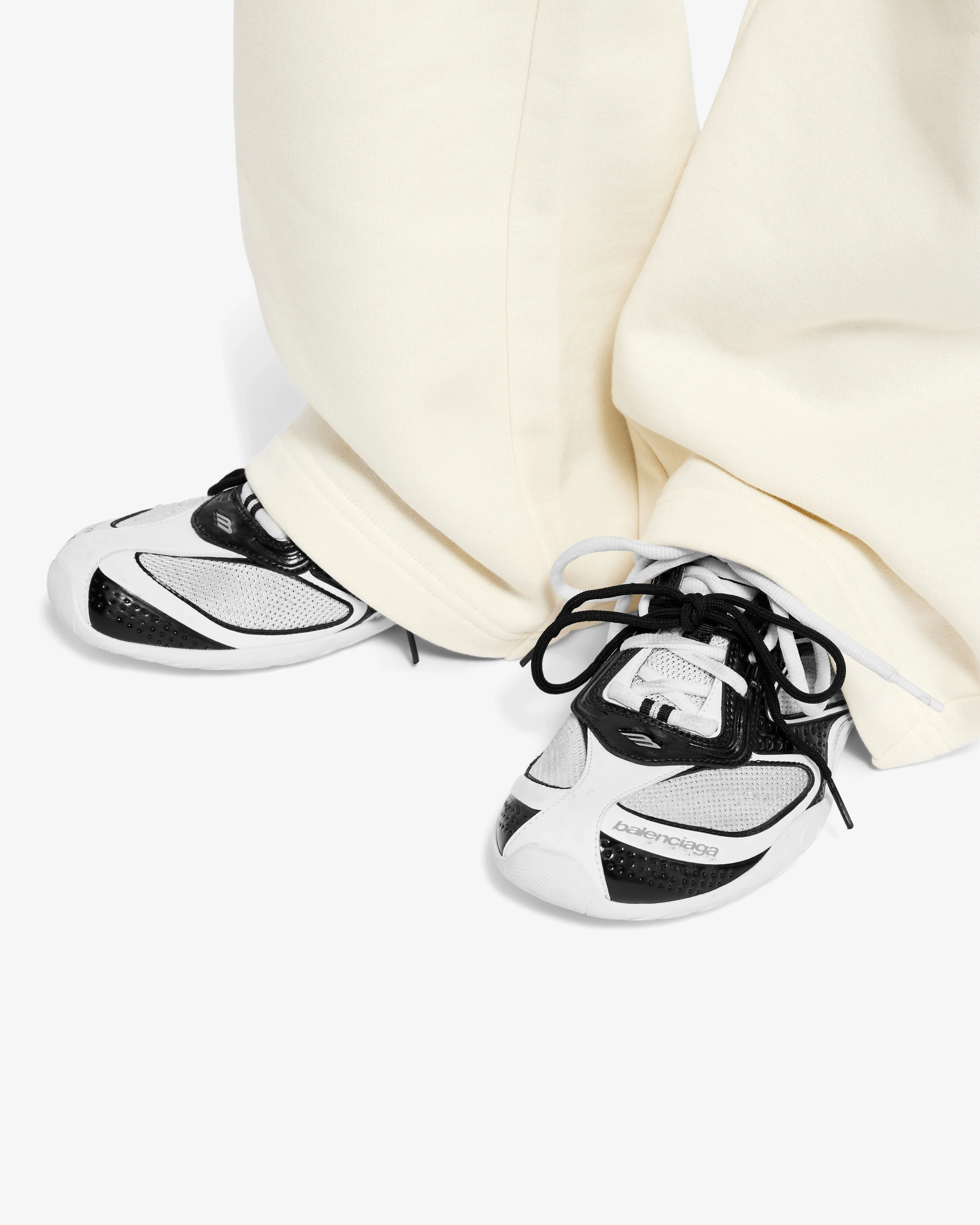 Balenciaga - Women's Radar Trainers - (Black/White) - Image 4