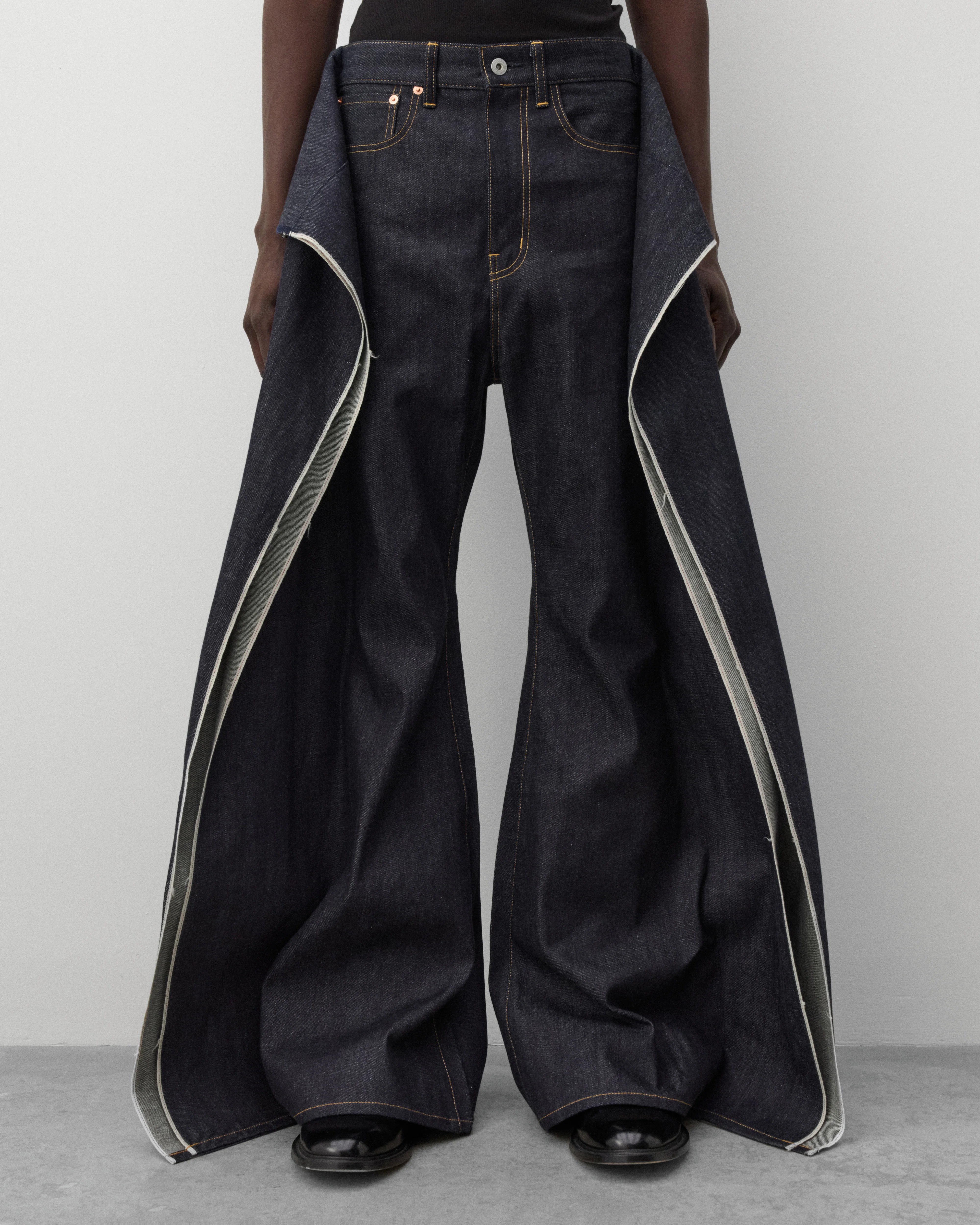 Junya Watanabe MAN - Men's Oversized Selvedge Jeans - (Indigo) - Image 3