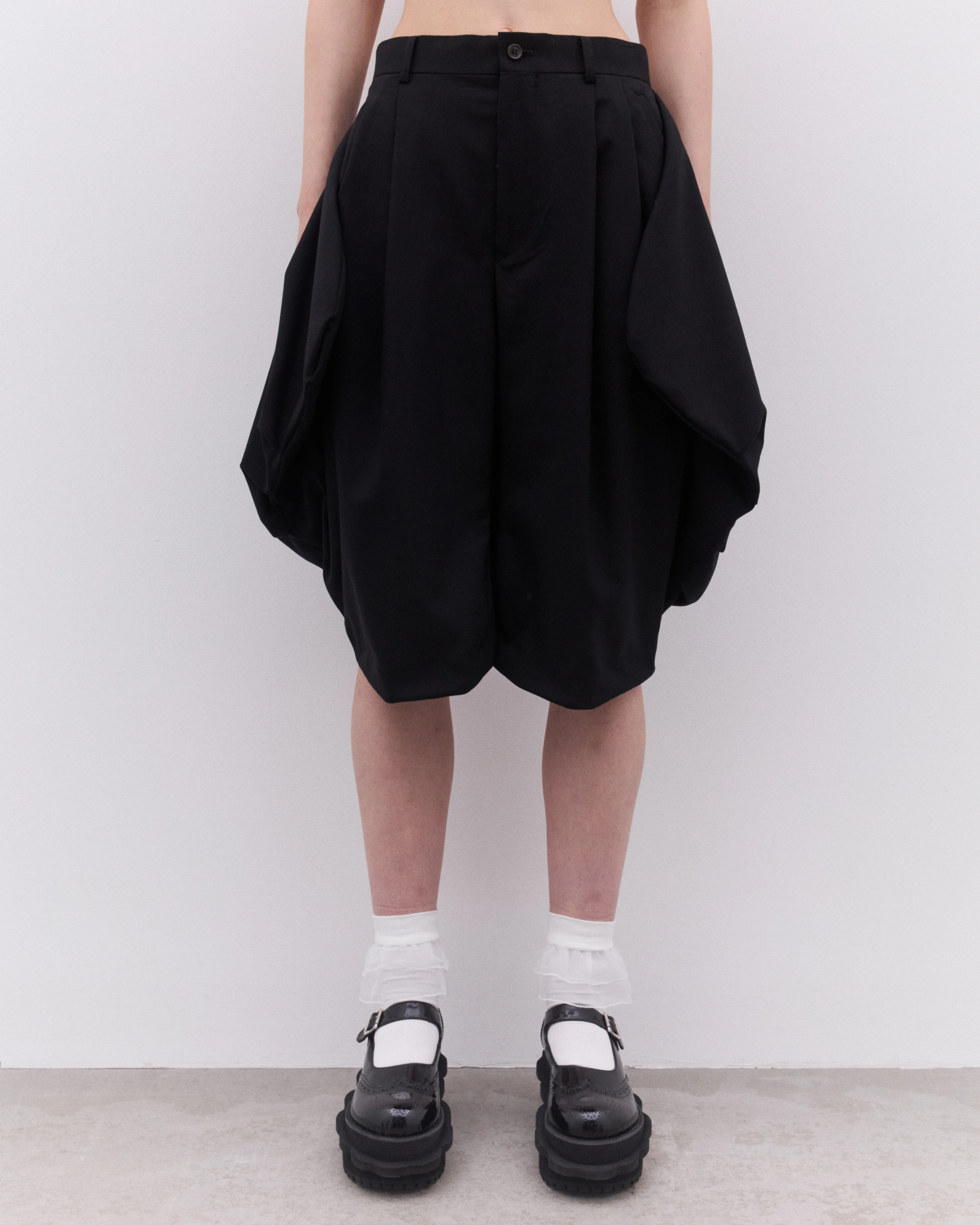 Noir Kei Ninomiya - Women’s Pleated Shorts - (Black) - Image 3