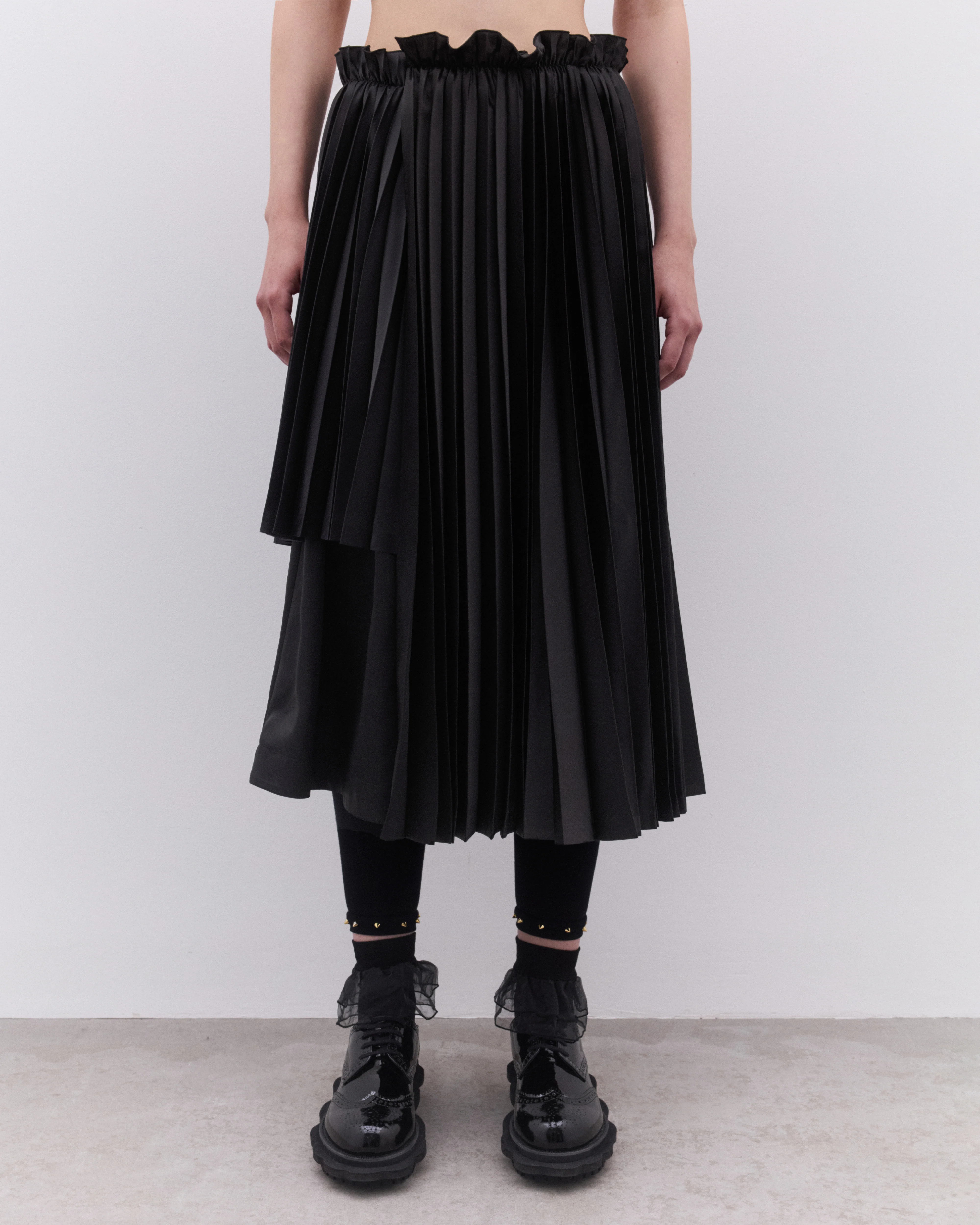 Noir Kei Ninomiya - Women’s Asymmetric Pleated Skirt - (Black) - Image 3
