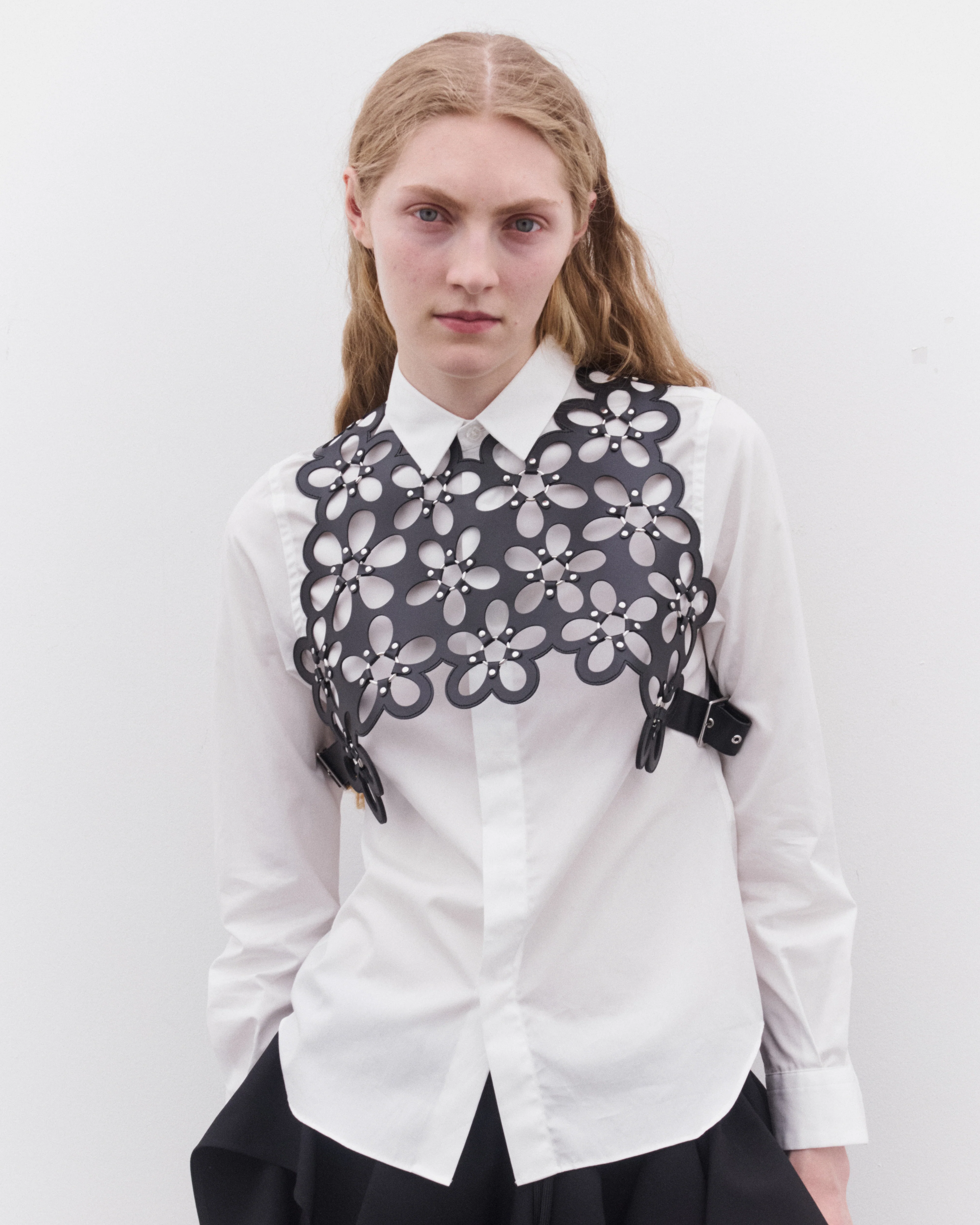 Noir Kei Ninomiya - Women’s Floral Cut Out Harness - (Black) - Image 3