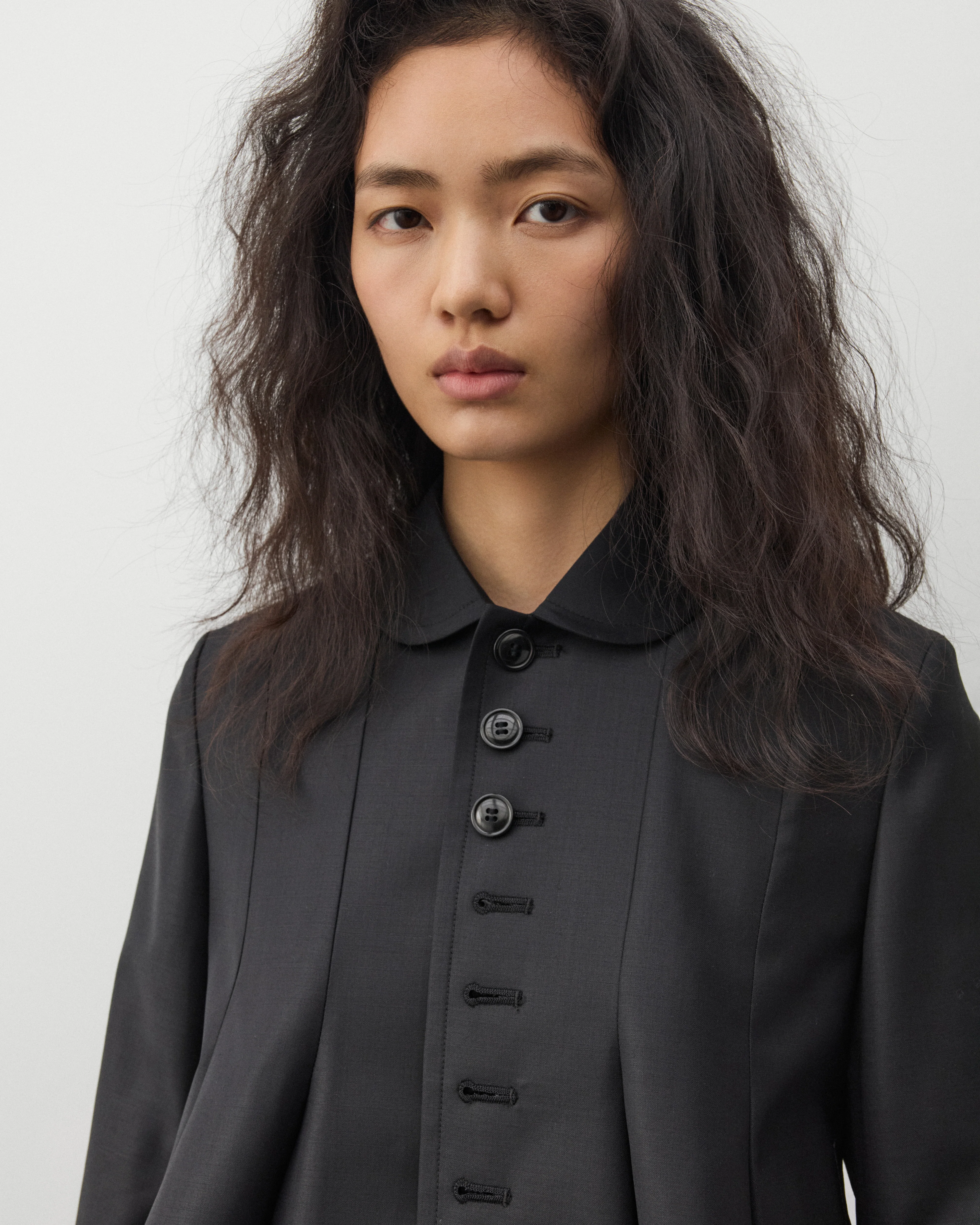 Tao - Women's Pleated Peter Pan Collar Jacket - (Black) - Image 5