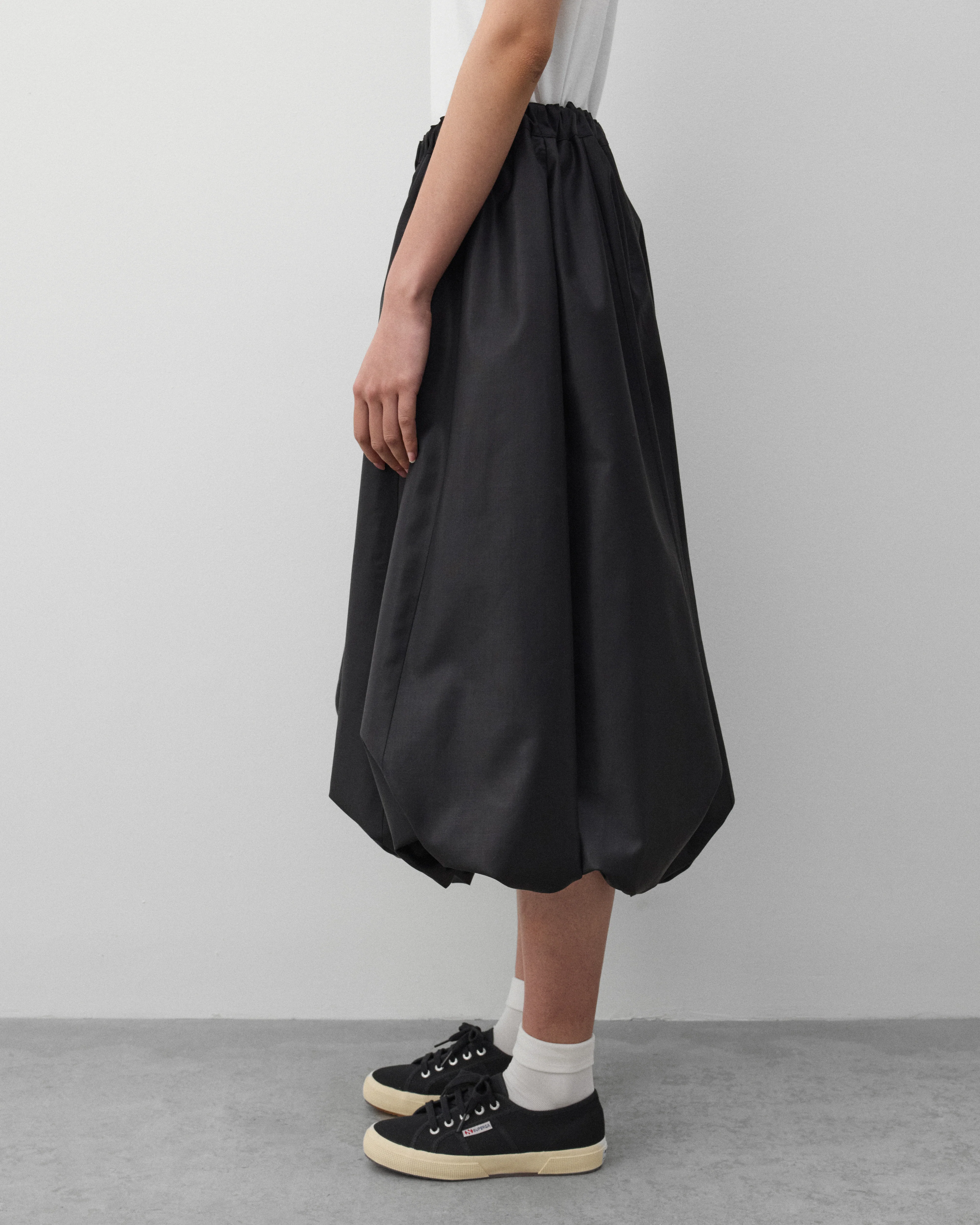 Tao - Women's Cropped Fit Trousers - (Black) - Image 4