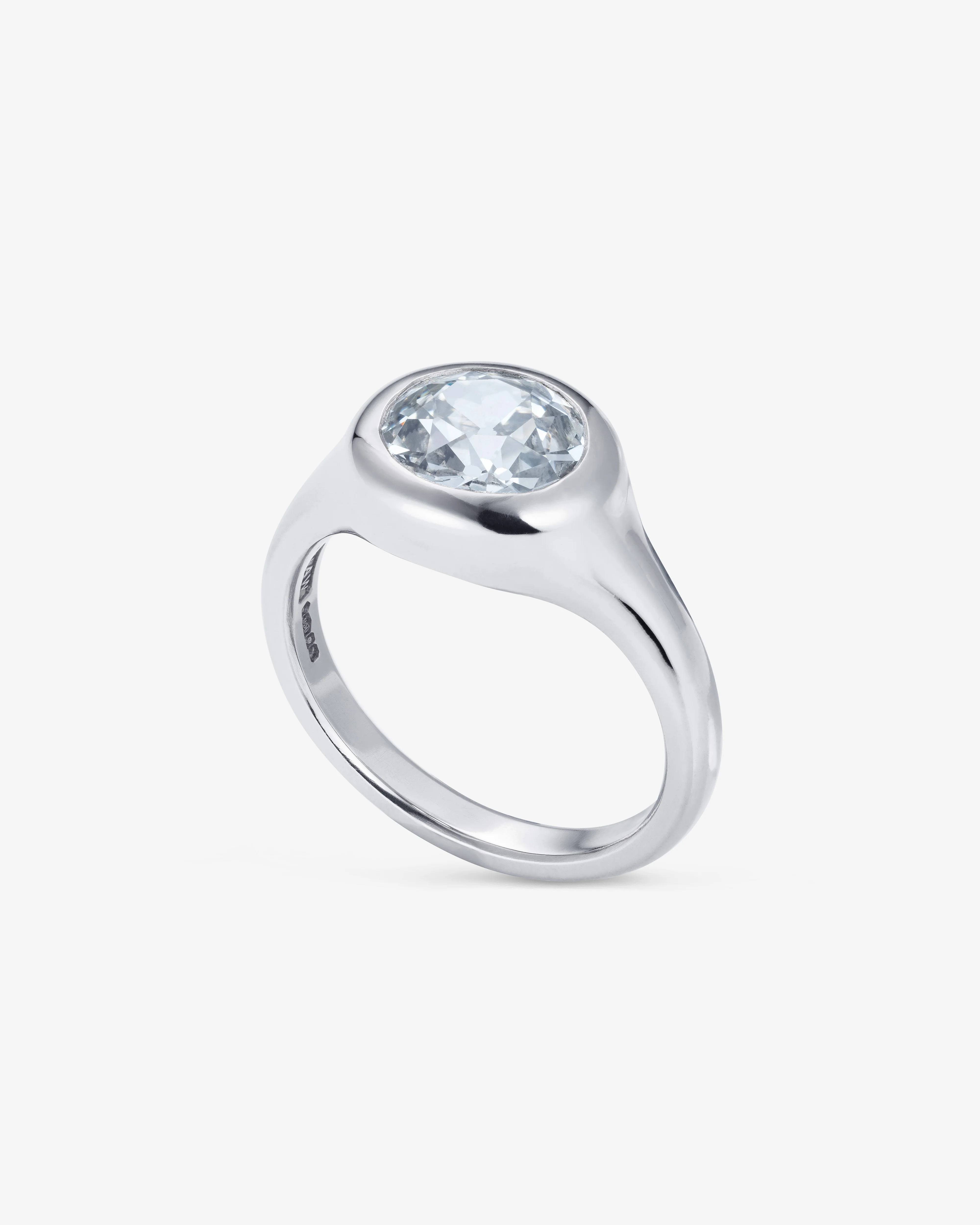 William Welstead - Irregular Oval Diamond Ring - (Platinum) - Image 2